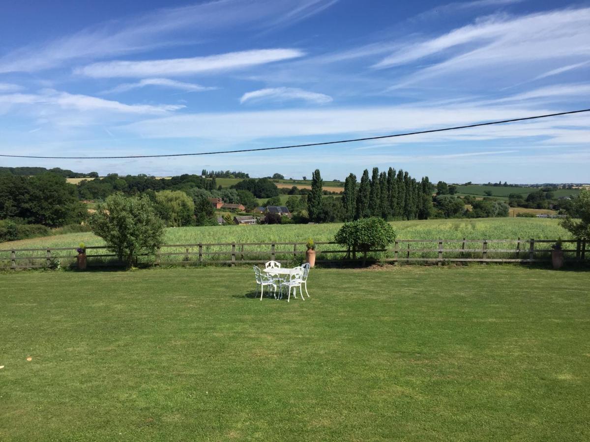 ダベントリー Dodford Grange Bed & Breakfast エクステリア 写真