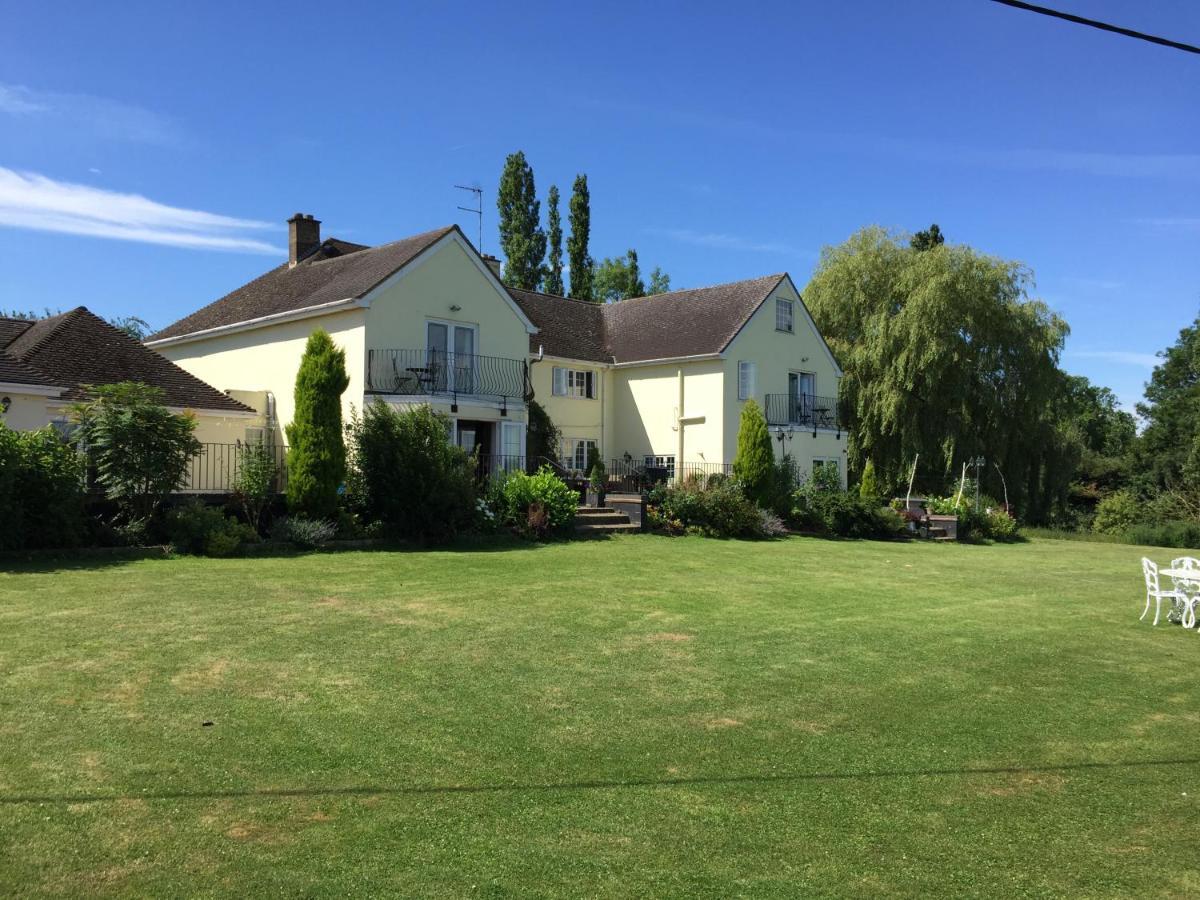 ダベントリー Dodford Grange Bed & Breakfast エクステリア 写真