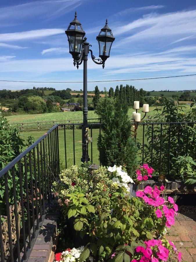 ダベントリー Dodford Grange Bed & Breakfast エクステリア 写真